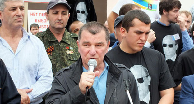 Кандидат в депутаты от Партии ветеранов России Осман Османов. 25.08.2015 Фото Патимат Махмудовой для "Кавказского узла"
