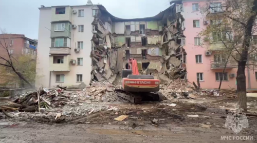 Обрушение пятиэтажки в Астрахани. Кадр из видео / МЧС РФ