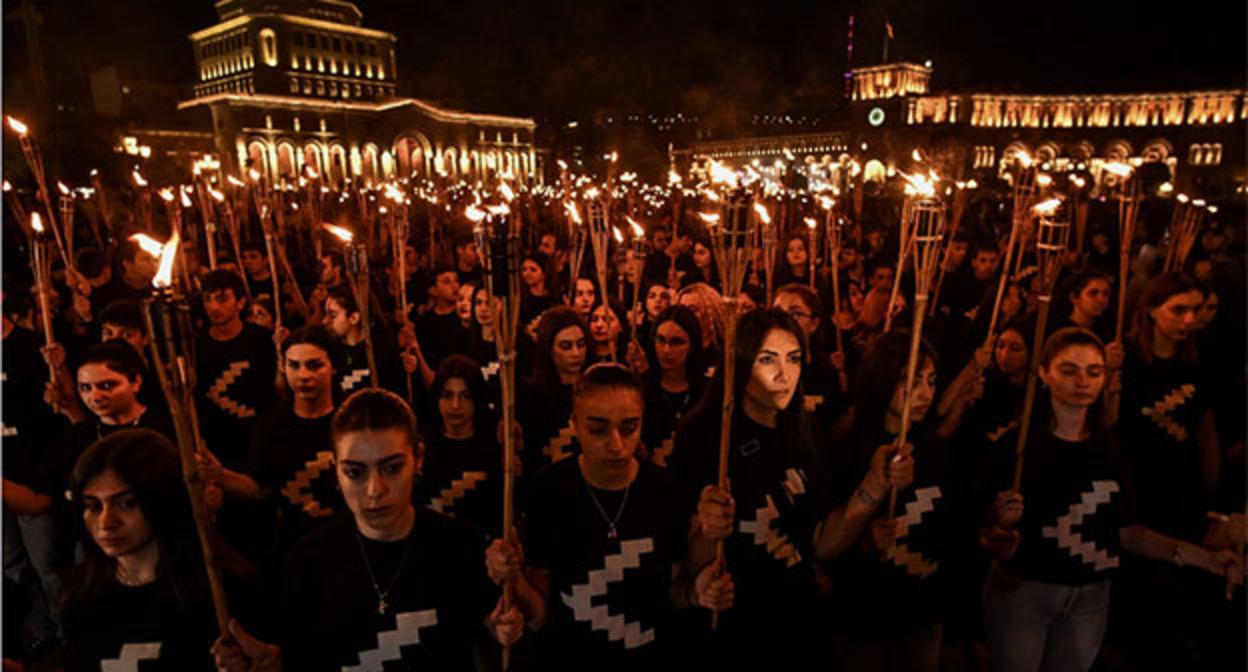Факельное шествие в Ереване. Фото: Нарек Алексанян https://hetq.am