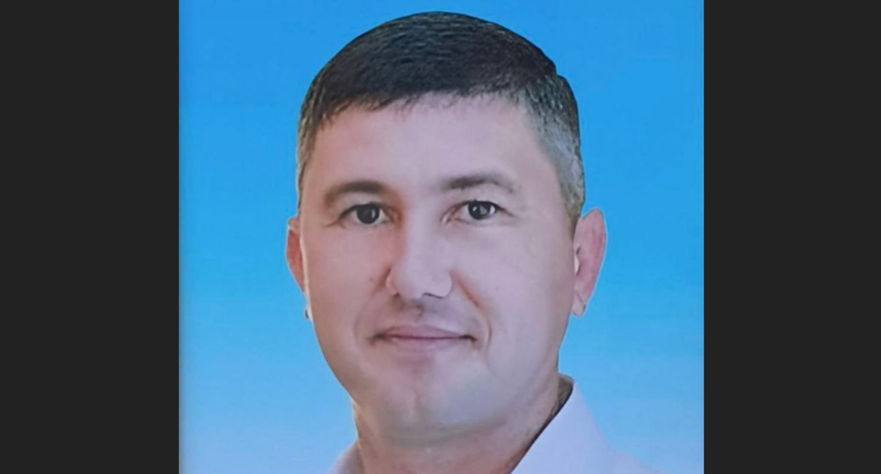 Усман Хайдаров. Скриншот фото из Telegram-канала администрации Икрянинского района от 30.05.25, https://t.me/ikradm/10881.