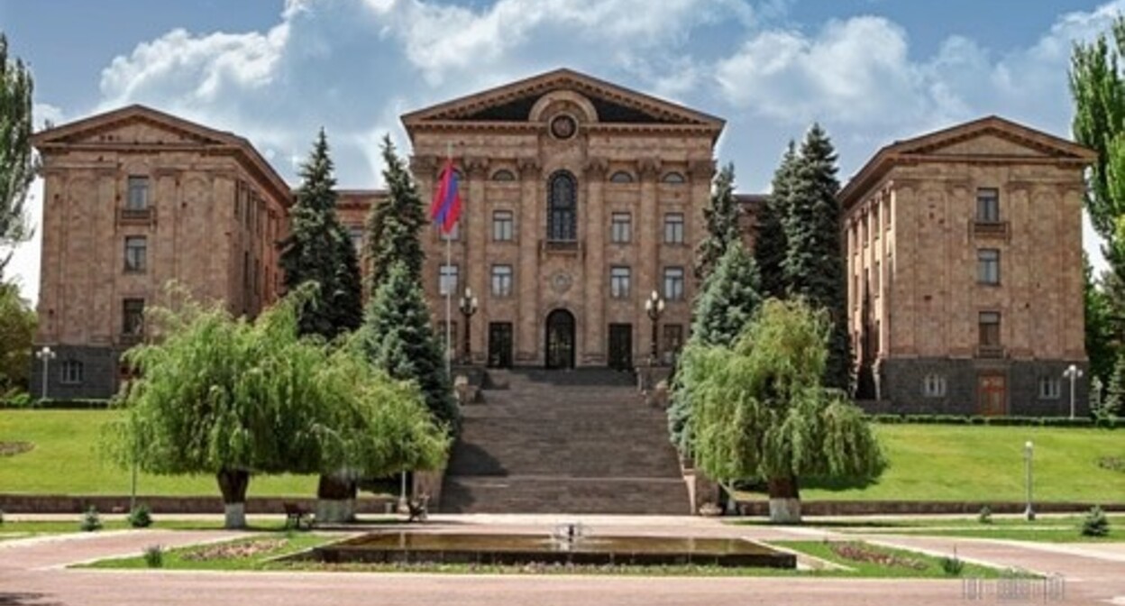 Здание парламента Армении. Фото с сайта парламента http://www.parliament.am/?lang=rus.