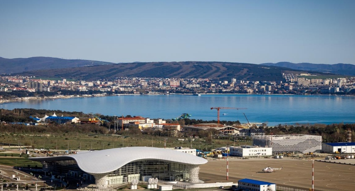 Аэропорт Геленджика. Фото: пресс-служба аэропорта https://gelaero.ru/news/aeroport-gelendzhik-ofitsialno-vozobnovil-rabotu-s-10-iyulya/