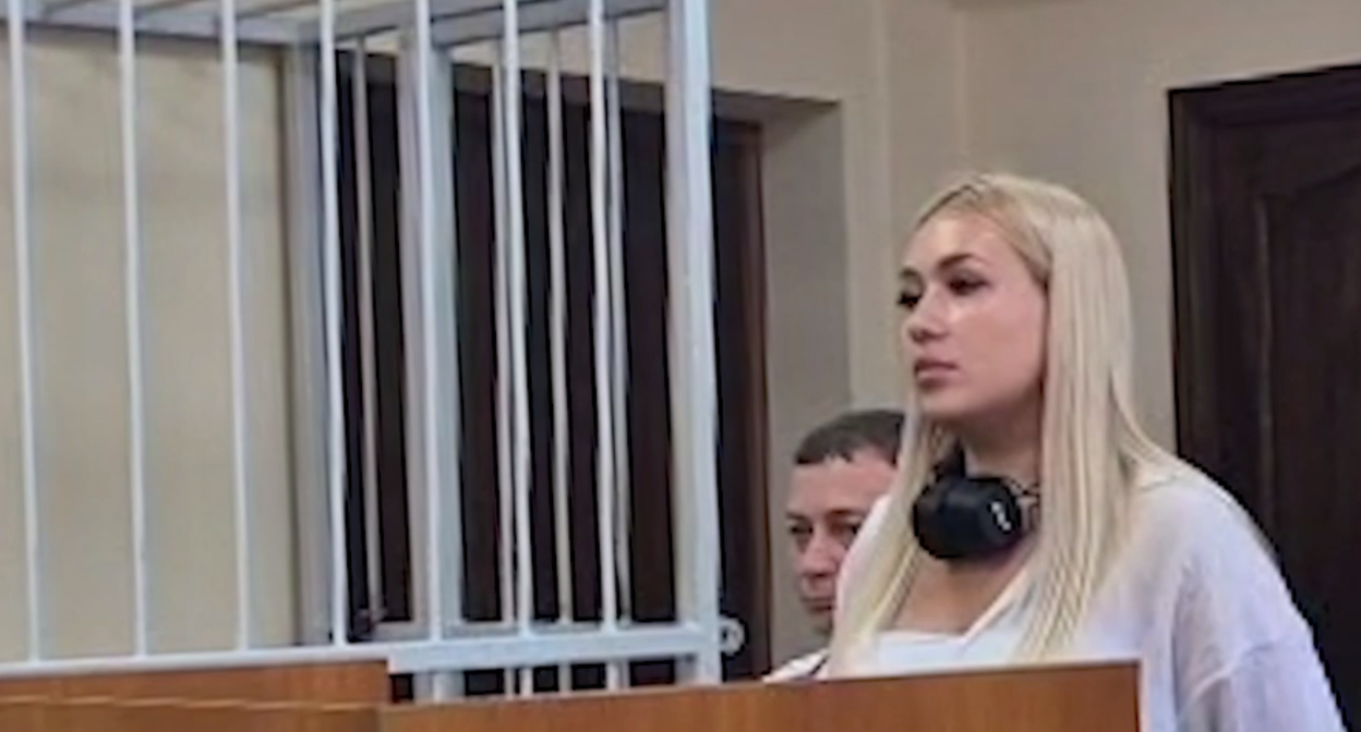 Карина Ошуркова в суде. Скриншот фото из Telegram-канала пресс-службы судов Краснодарского края от 4 августа, https://t.me/opskuban/1264