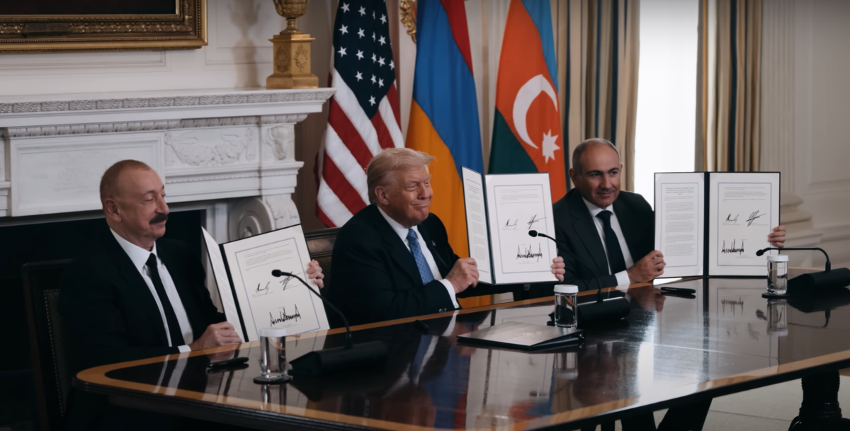 Подписание декларации 08.08.2025. Кадр официальной трансляции Белого дома The White House . YouTube

